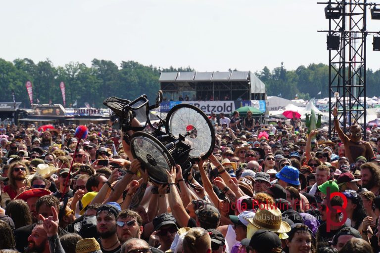 CROWDSURFER und GRABENSCHLAMPEN Summer Breeze 2023 © Polwin-Plass_3773