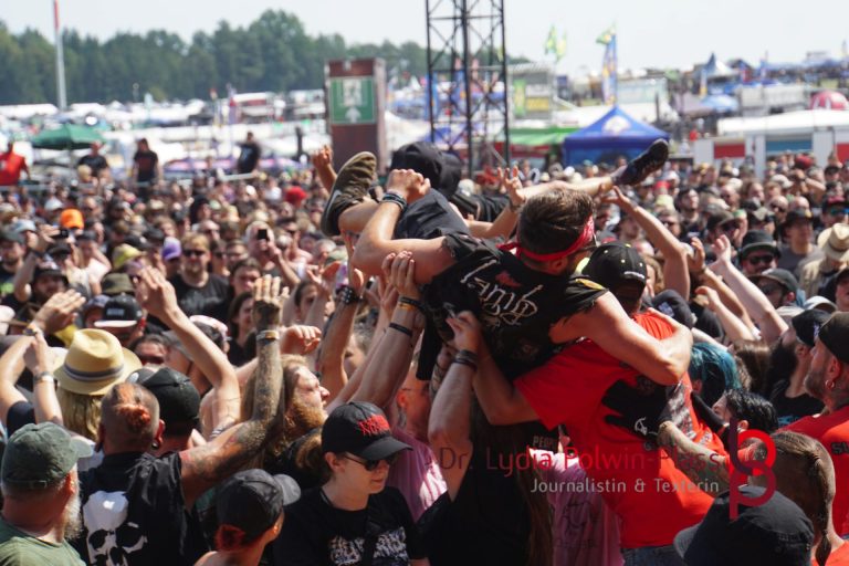 CROWDSURFER und GRABENSCHLAMPEN Summer Breeze 2023 © Polwin-Plass_4154